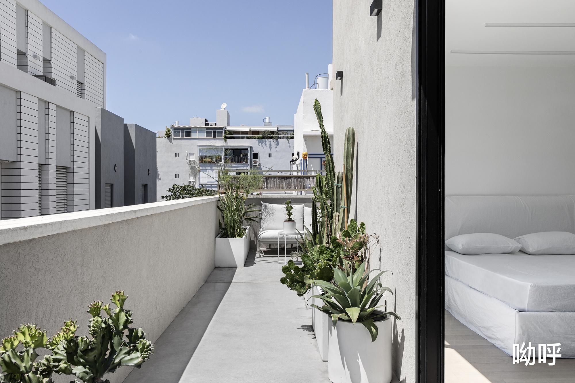 小复式运用镜面打造现代时尚感