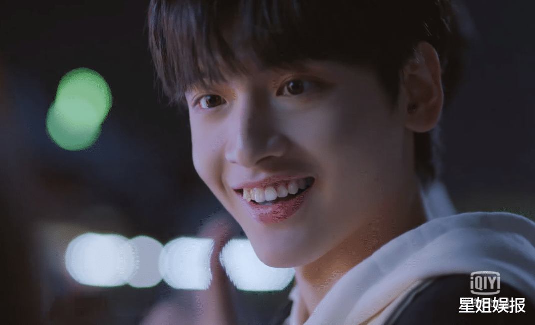 吴宣仪|《世界微尘里》首播口碑堪忧！吴宣仪的牙太抢镜，和毕雯珺的演技也被吐槽