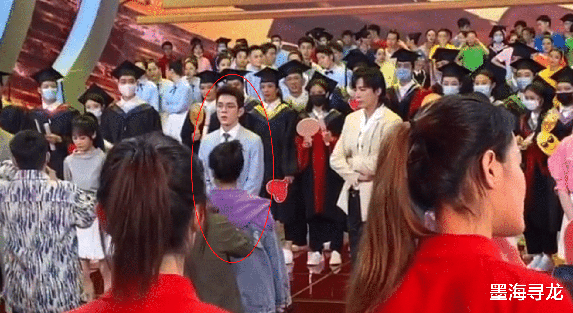 李佳琦|五四晚会李佳琦镜头被剪光,刘宇宁惨遭牵连,网友猜测疑出事