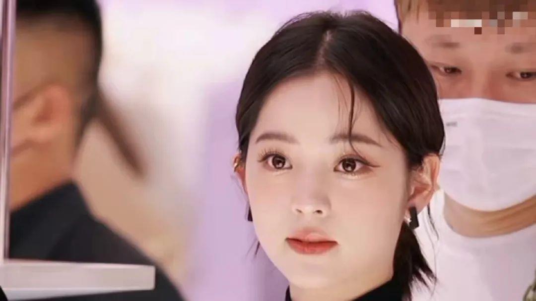 谭松韵|10位女星的鼻子,谭松韵鼻头圆润,阿sa鼻背很直