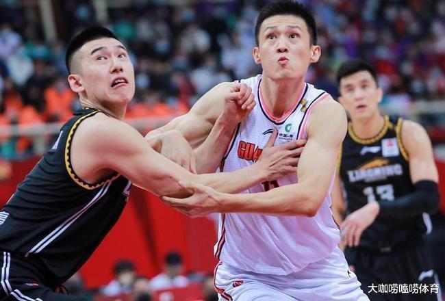 廣東男籃|廣東贏球更衣室曝光！杜鋒眼眶紅潤一度哽咽，震撼演講如奪冠慶典