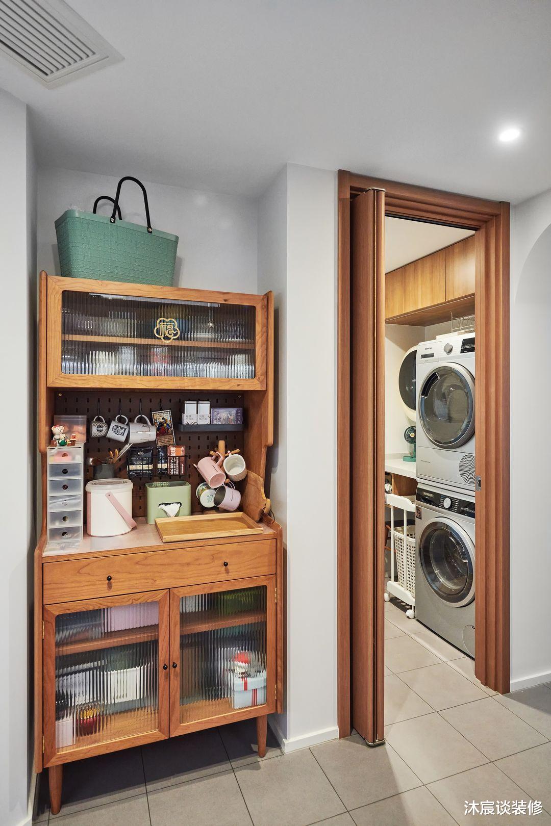 沐宸谈装修|44岁阿姨，与母亲同住，两人把家布置得温馨美好，很适合居家养老