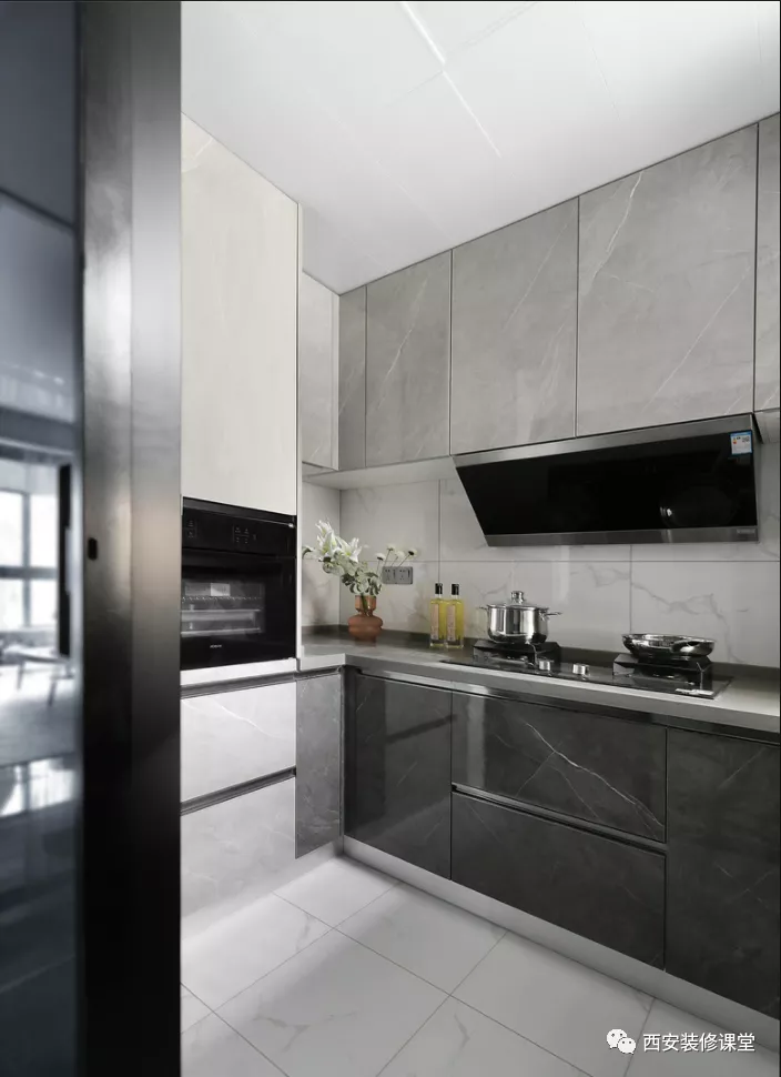 95㎡三室刚需，舍得投入也能有豪宅既视感