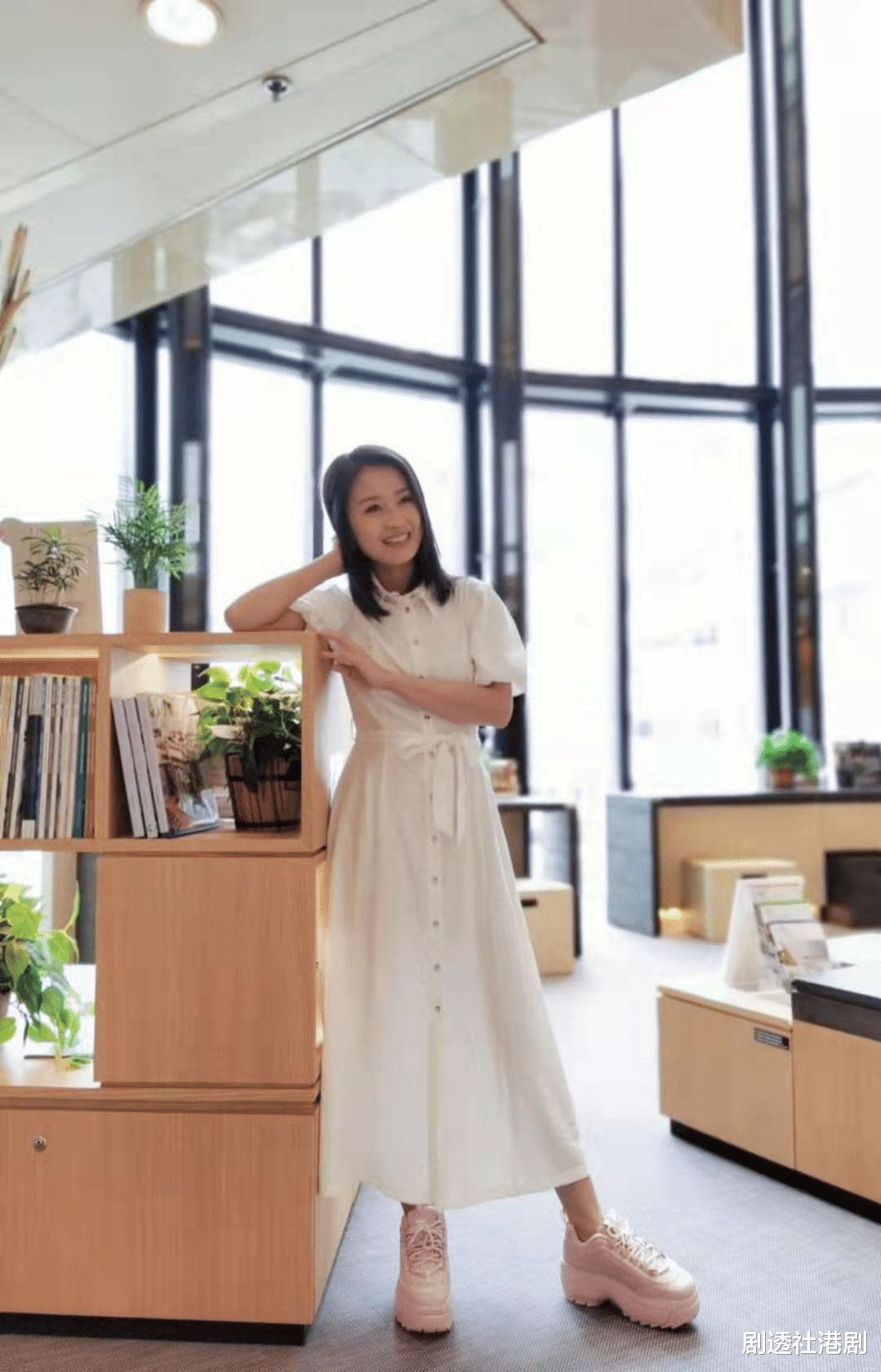 王一博|46岁前TVB“小生杀手”依然少女味十足，3孩冻龄星妈公开保养秘诀