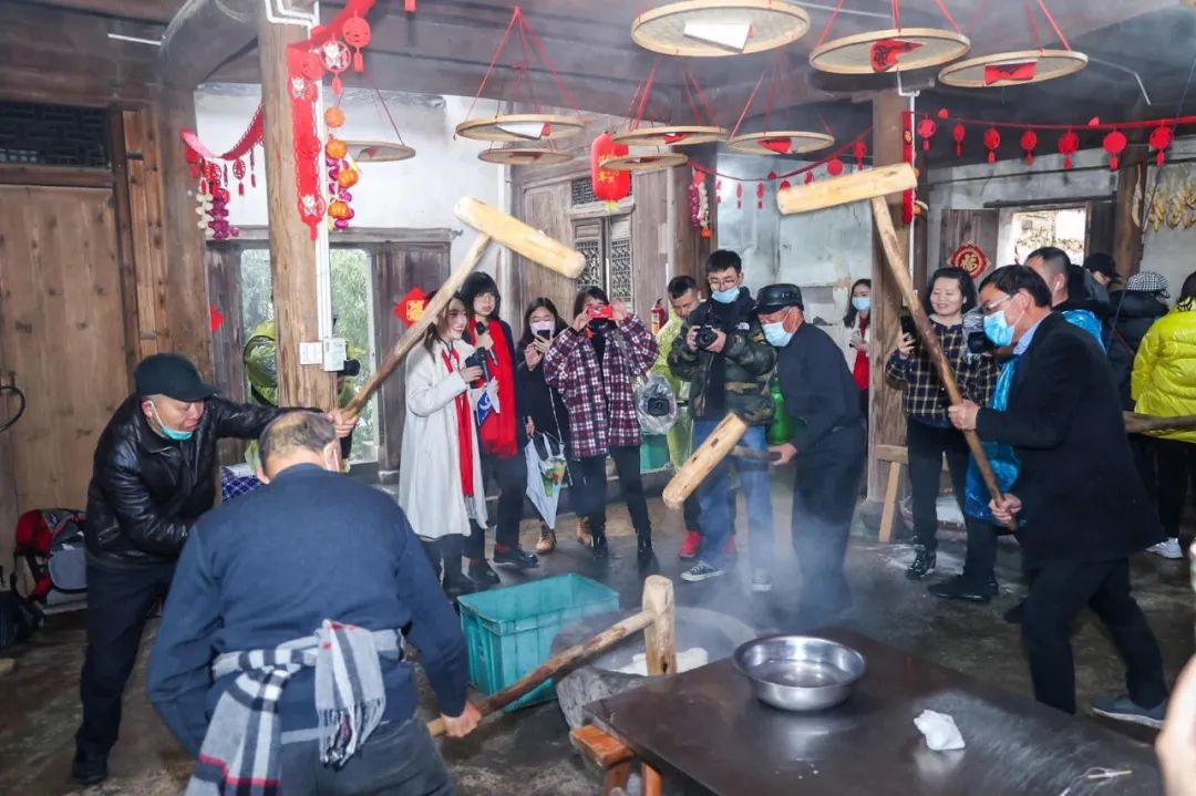 隔离|?民俗体验、房车露营、民谣派对、特色市集，来鸬鸟镇打卡“年味图鉴”！