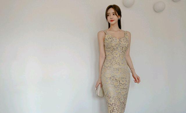 心壹文学|女神孙允珠高清时尚搭配：塞维利亚金箔桂叶香槟晚礼裙