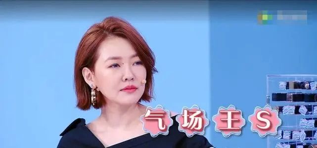 那英|5位被誉为“酒鬼”女星，那英将林志玲喝进医院，小s醉酒见人就亲