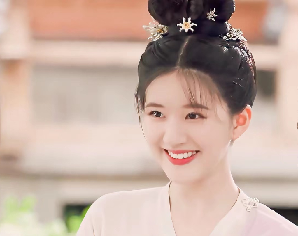 刘亦菲|这也能撕？赵露思大粉“开撕”刘亦菲，两代花旦首次“正面交锋”