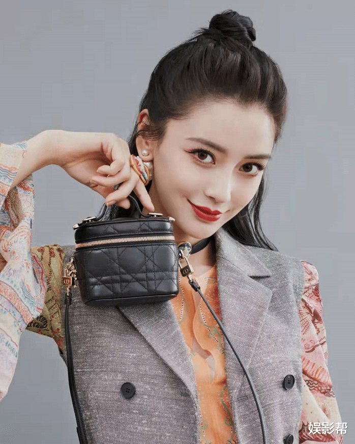 黄晓明|黄晓明别傻了，baby早就是你高攀不起的人了