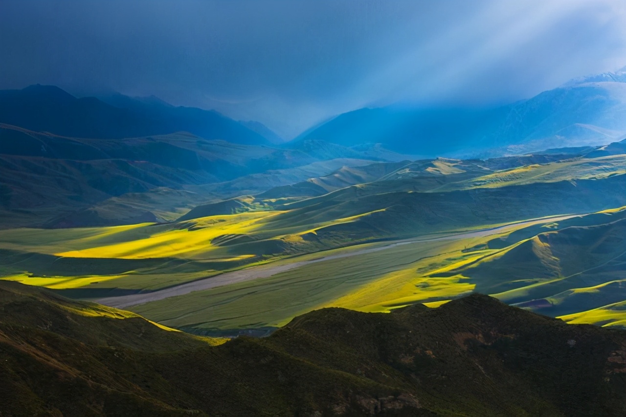 双子座|4月下旬,旗开得胜的星座,事业运上升,但感情面临挑战