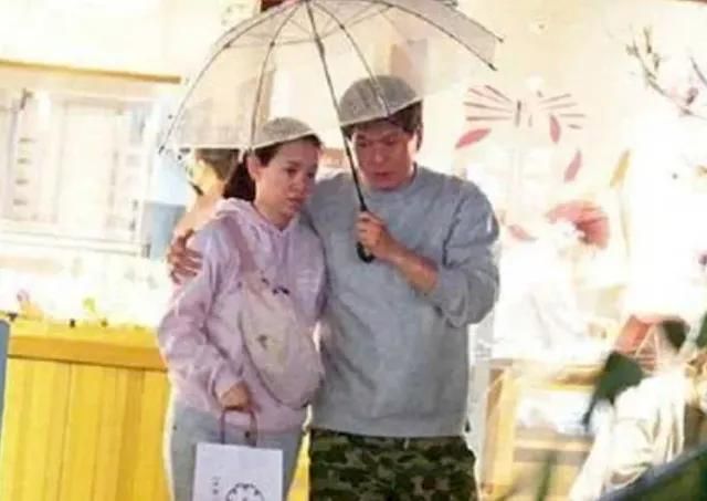 曾宝仪|演员曾宝仪，跟初恋分手后又复合，同居17年无结婚打算