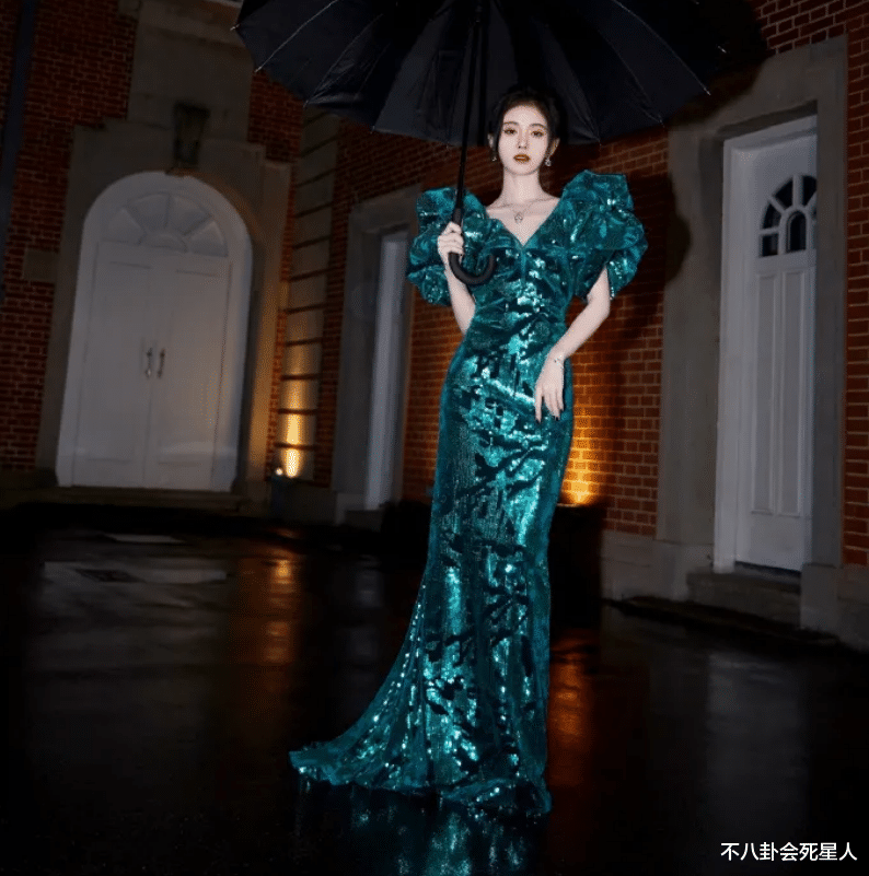 李子柒|微博之夜成身高“照妖镜”，李子柒穿高跟难救，丁真幻灭像小学生