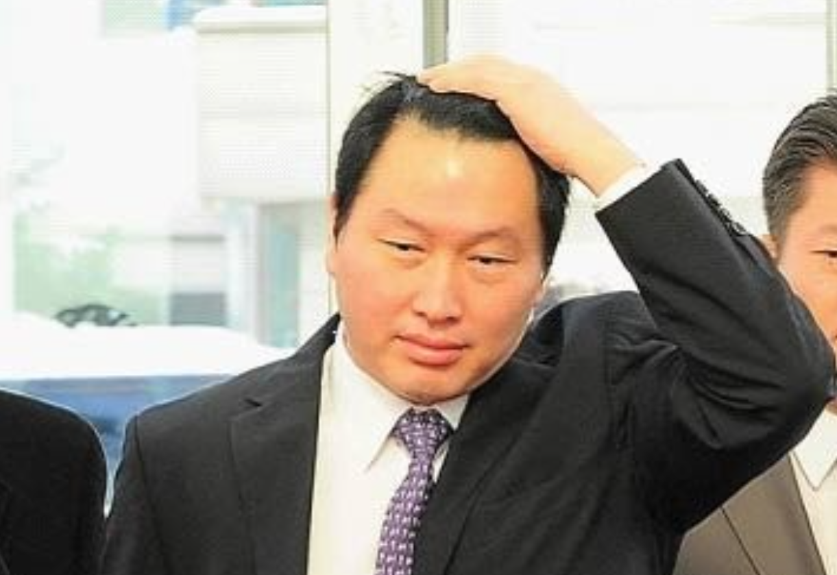 |最惨千金卢素英：将丈夫捧成韩国4大财阀，父亲失势后被踢出局