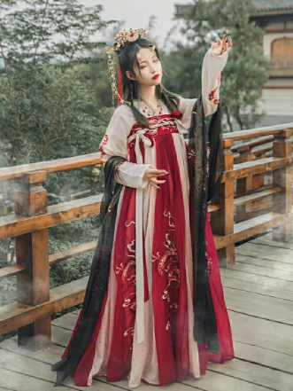 汉服资讯古装文化|不少汉服商家赢在设计却输在形制？最正统的形制，究竟长什么样子