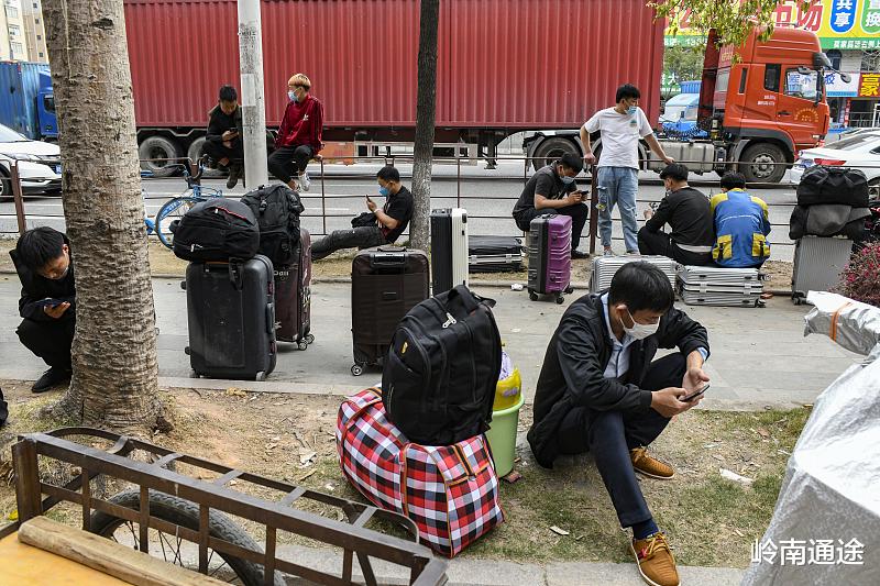 工地|人到中年，40多岁出去找工作难吗？放低姿态，扑下身子，没有问题