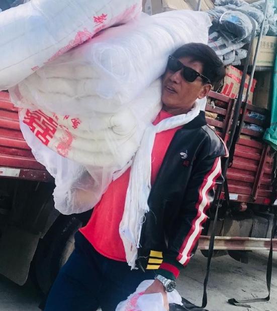 张耀扬|58岁张耀扬越老越面善,曾动不动掀桌子的“乌鸦哥”,回归生活!