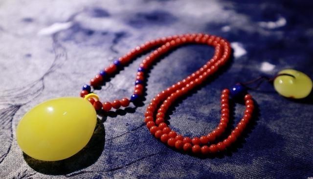 琥珀蜜蜡|同样是“玛瑙”，为啥南红玛瑙那么贵？