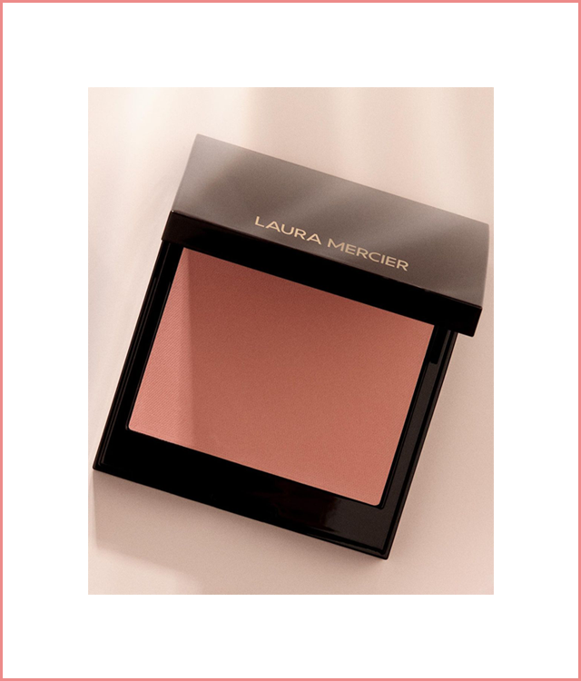 腮红|喝了假酒的Jennie竟穿肚兜上台?讲真,有被她的屁桃红炸到