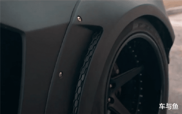“佈加迪Chiron”風格的日產GT-R，全車啞光黑，2.7秒即可破百-圖2