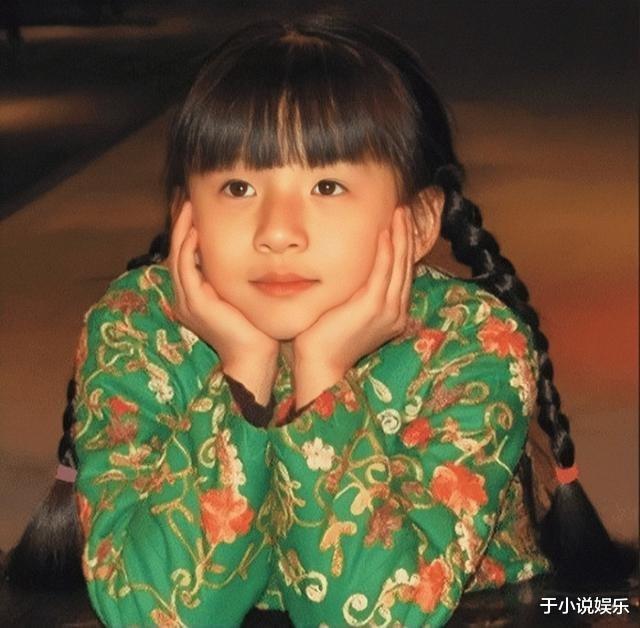 小彩旗|春晚一夜爆红，杨丽萍视她如己出，一手好牌的小彩旗为何打得稀烂