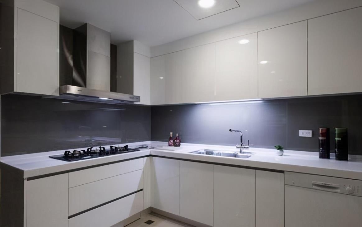 |新房入住一周年，细数厨房装修三大坑，多花钱反而更难用