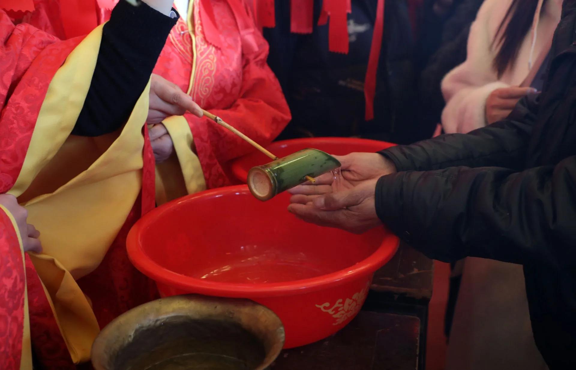 婀娜多姿拉拉 正月初五在赵公明文化景区体验传统民俗,乐享地道中国年