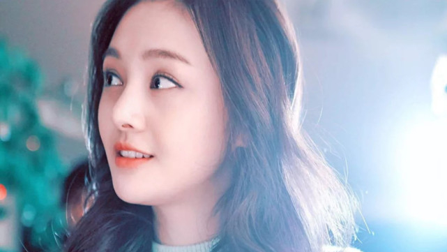 郑爽|郑爽11年前猛料被曝光,成本次风波反转关键,张恒“慈父人设”或将崩塌?