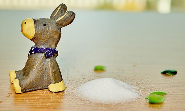 头皮屑|35岁女子坚持用盐水洗头发，不久后，发生的变化比较令人惊喜