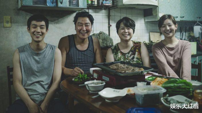 崔宇植|《警官之血》崔宇植：“2022年的目标是增肌，敬请期待”