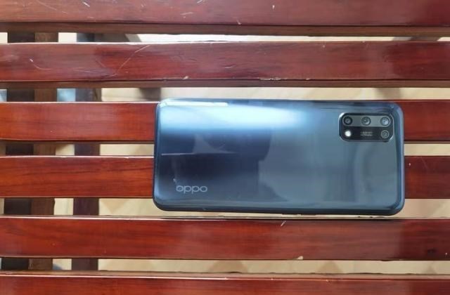 奶爸育儿宝库|5000mAh大电池+90Hz屏+30W，跌至1299元，OPPO千元5G手机