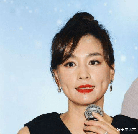 张庭|张庭真实素颜照曝光，肤色蜡黄像村妇，网友吐槽：还没素人漂亮