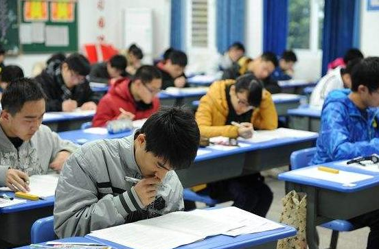 安妈育儿日|高考580分，复读后700分，这就解释了国家为啥要限制高考复读