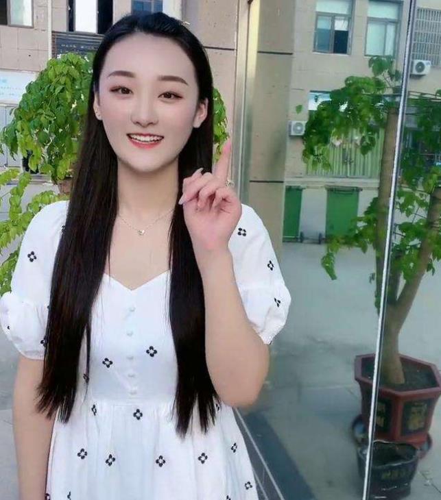 陈亚男|陈亚男表妹身份起底，只是公司员工，已离职，曾曝姐姐被“绑架”