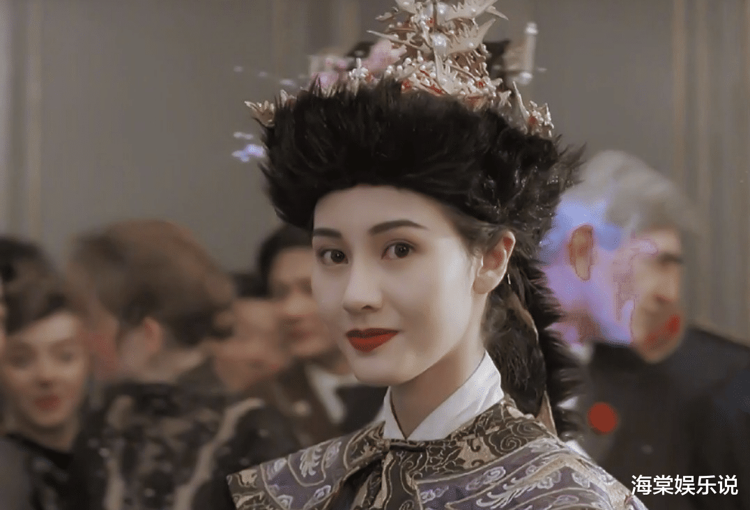警察|李嘉欣美人迟暮了！9月21日晒照变化大，女神终究还是沧桑变老了