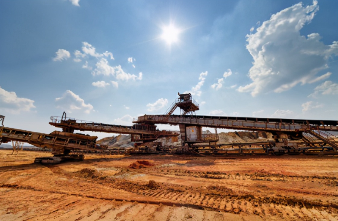 澳洲 中国“爆买”3.82亿吨铁矿石，再度助澳洲回血成功，澳媒：继续涨价