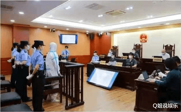 郭美美|“初代网红”郭美美难以启齿的上位史，以及她背后的干爹们