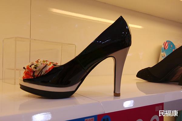 民福康|患上腰间椎盘突出，怎么调理？