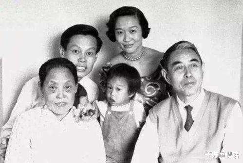 杨振宁|98岁杨振宁精神焕发，44岁妻子却苦无笑容，16年的婚姻太艰难了