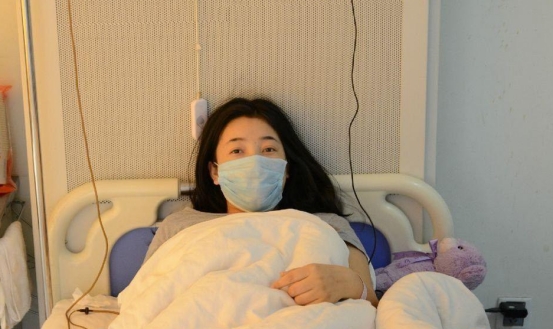 人体百科 女子1年3次脑梗，瘫痪在床不能自理，医生：“1素”早点戒该多好