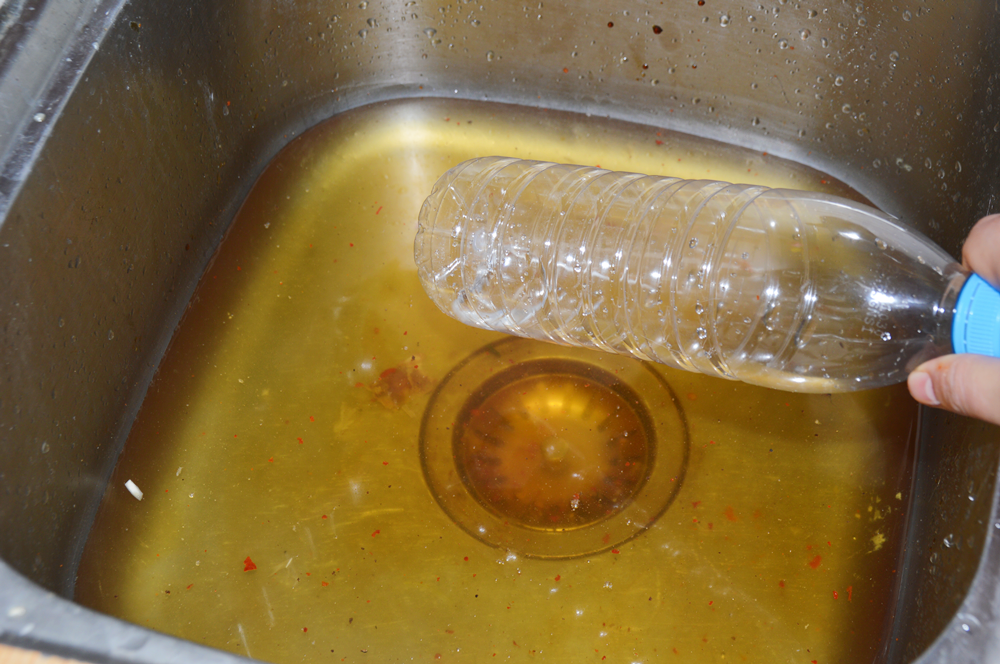 无论洗碗池下水道有多堵，只需1个塑料瓶，不要一毛钱轻松疏通