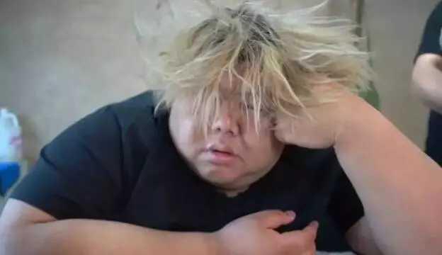 |胖猴仔收入旗下公司、年收入被曝：旗下只签他1人，年收入仅百万