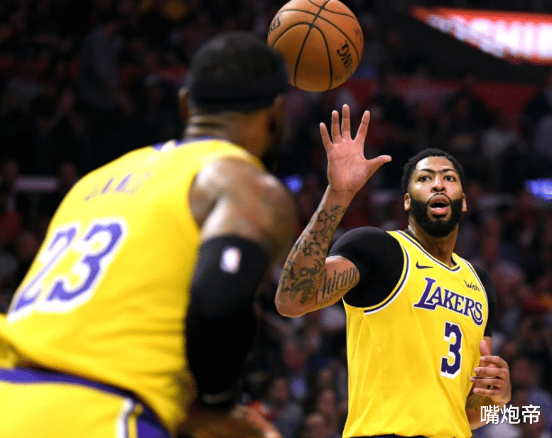 安东尼·戴维斯|闹大了！詹皇赛后5次点名批浓眉，罕见不给面子，勒布朗真不高兴了