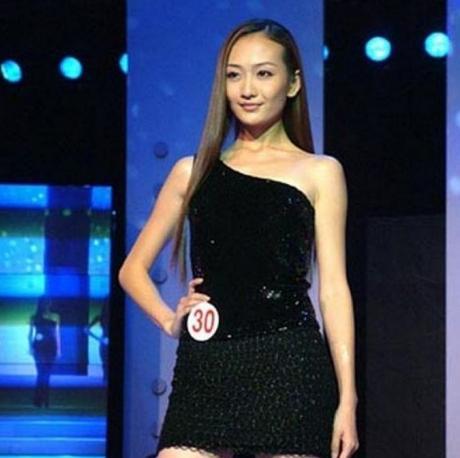 王鸥|王鸥：被亲妈嫌弃34年，深陷“剧本门”中，她是怎么熬到今天的？