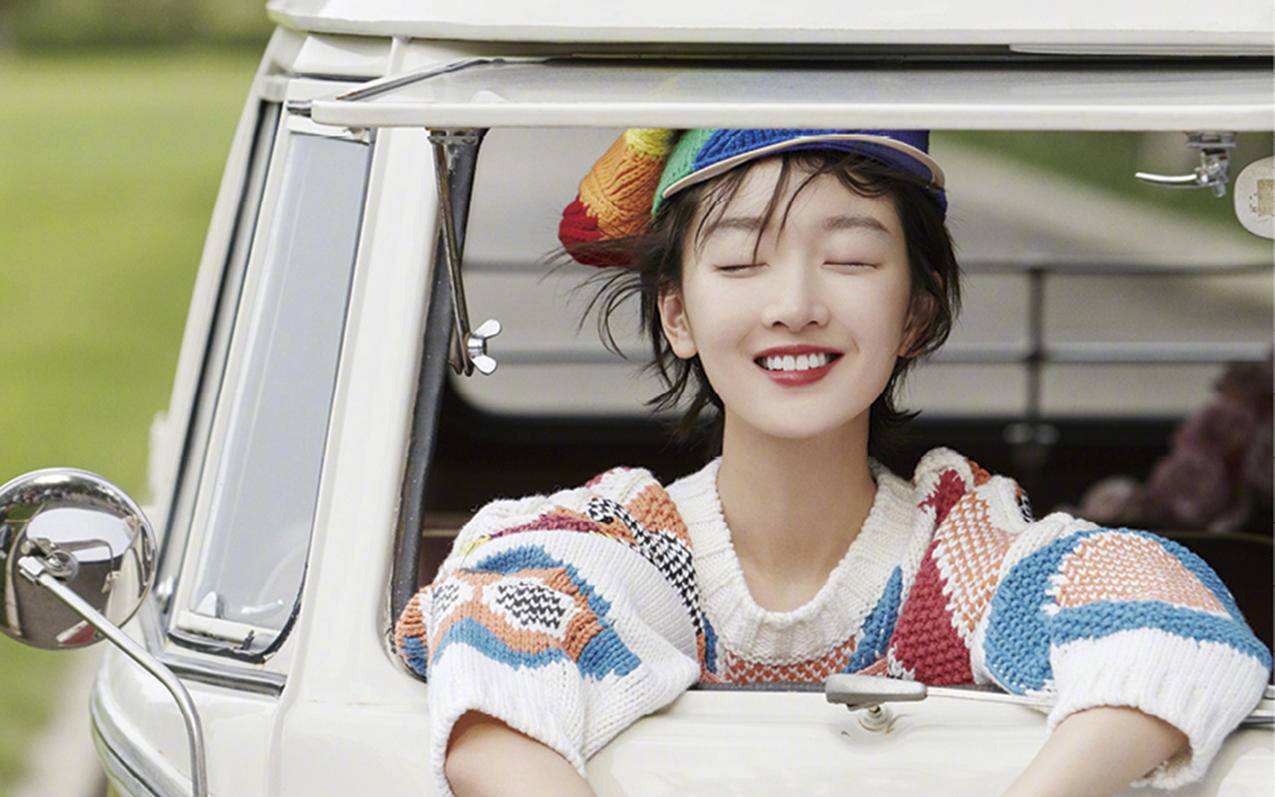 周冬雨|周冬雨随手晒合照,打脸娱乐圈明星表面风光?网友评价是亮点