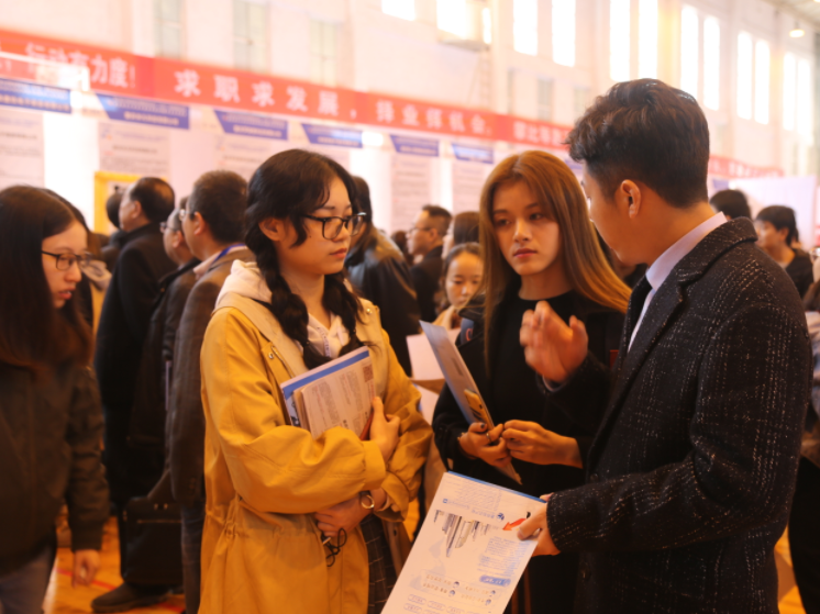 生肖|“我当过学生会主席”，毕业生自认优秀，面试官的话令他无言以对