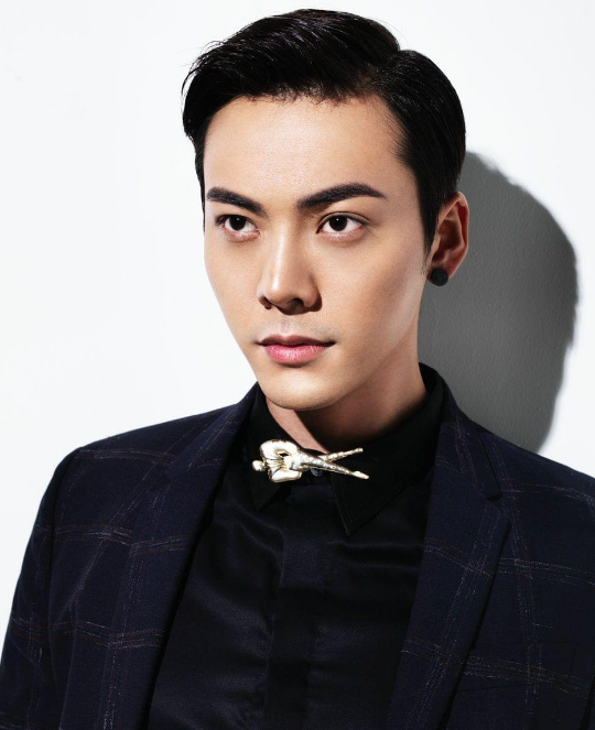 赵丽颖|高中没毕业却混成赢家的5大明星，个顶个优秀，这位身价12亿