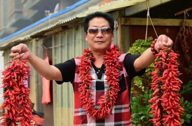 無名可取 “中国辣王”吃辣出名，不听医生劝阻每天要吃5斤辣椒，结果怎样