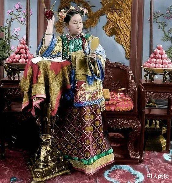 慈禧太后|慈禧年轻时有多漂亮？冷艳五世外孙女曝光，网友：简直一模一样