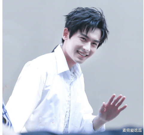 张哲瀚|张哲瀚彻底凉凉？11个品牌宣布解约，央视公开点名批评