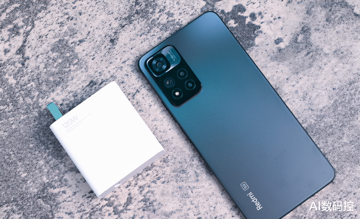 红米手机|目前公认的三款中端机,定位2000元左右,闭着眼也买不错